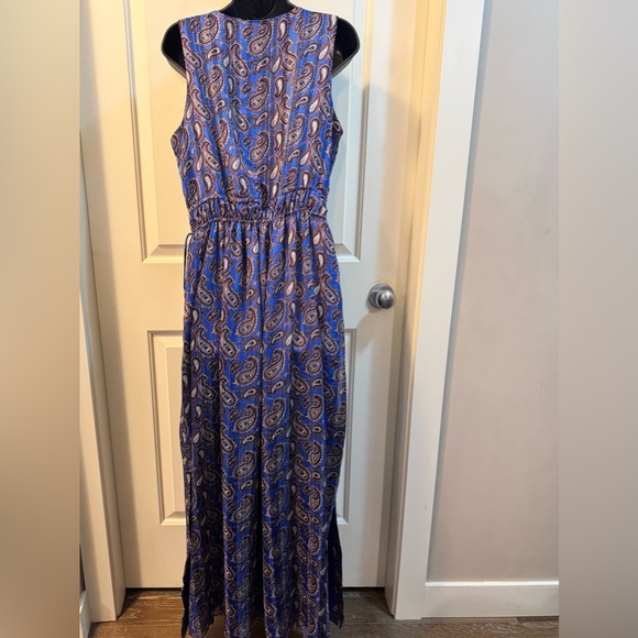 Banana Republic Blue Paisley V-Neck Maxi Dress - Size Medium - Boho Summer - Picture 3 of 5